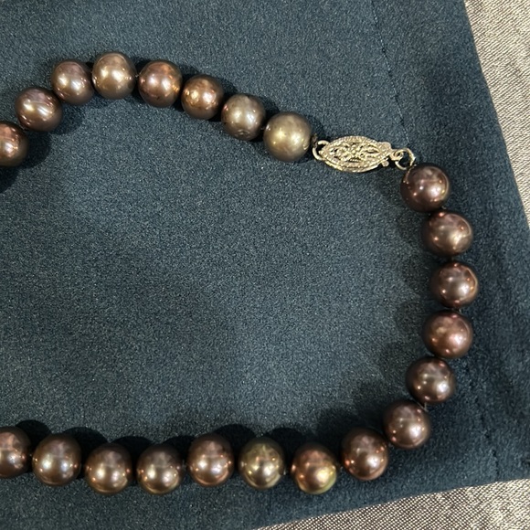 7-8 mm Peacock Pearl Necklace & Bracelet. - Picture 4 of 7